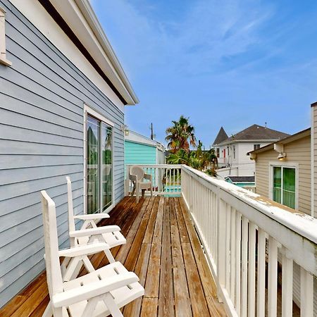 The Beachy & Charming Whale Galveston Ngoại thất bức ảnh