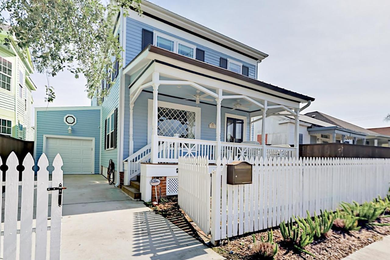 The Beachy & Charming Whale Galveston Ngoại thất bức ảnh