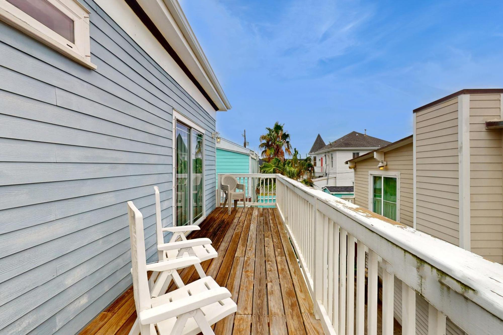 The Beachy & Charming Whale Galveston Ngoại thất bức ảnh